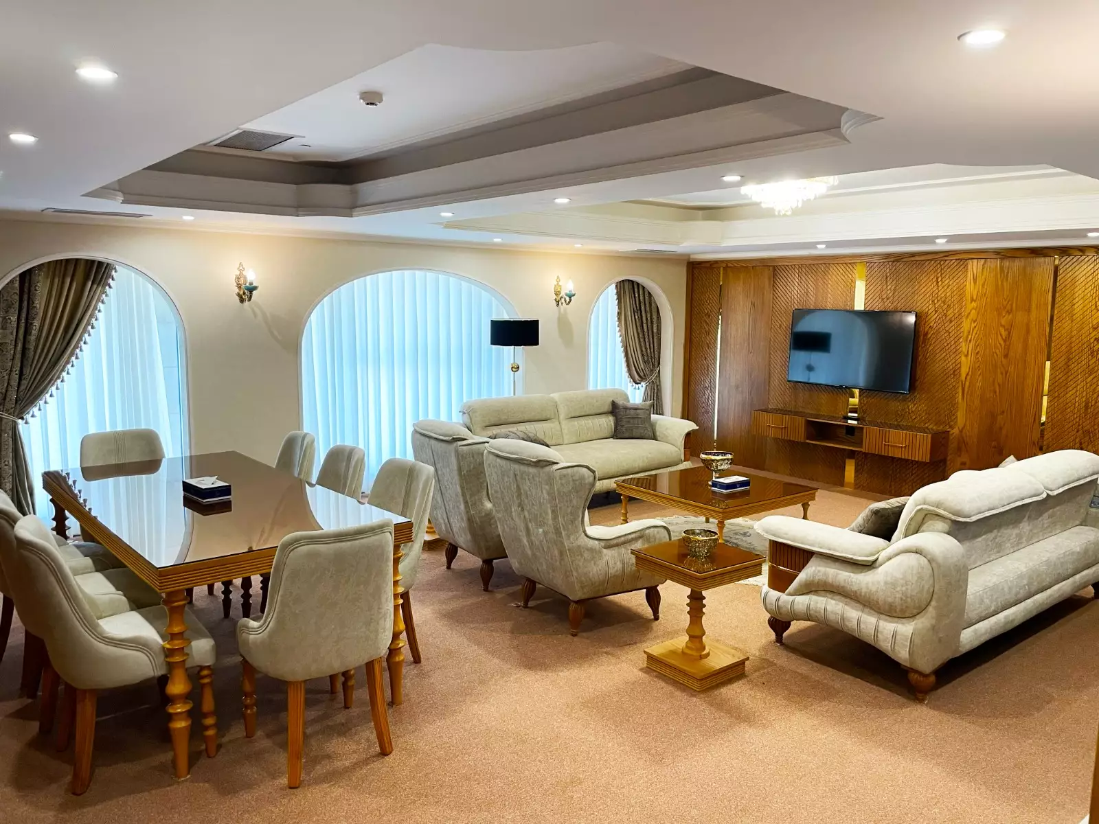 Alibaba https://cdn.alibaba.ir/ostorage/hotel-accommodation-images/693e874ba1e6f83605b7edeb_سوئیت بارگاه رو به حرم ده نفره (5).webp